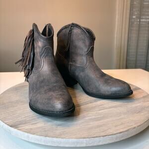 Ariat Duchess Fringe Ankle Western Leather Distressed Brown Boots Women’s Sz 7